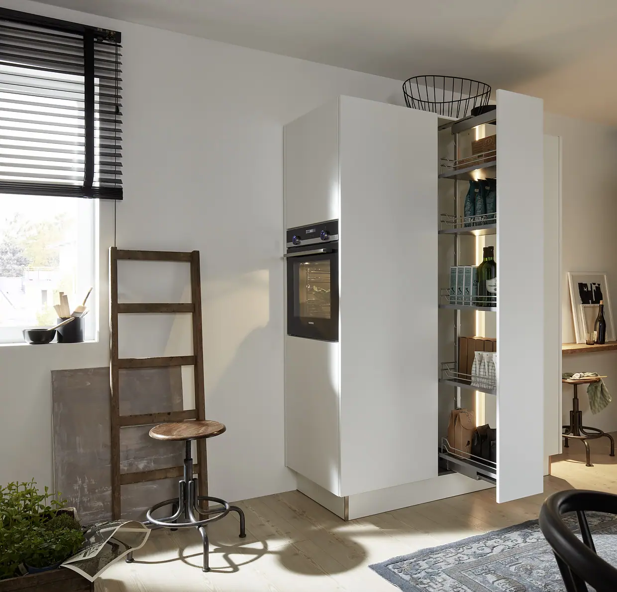 Larder pull-out