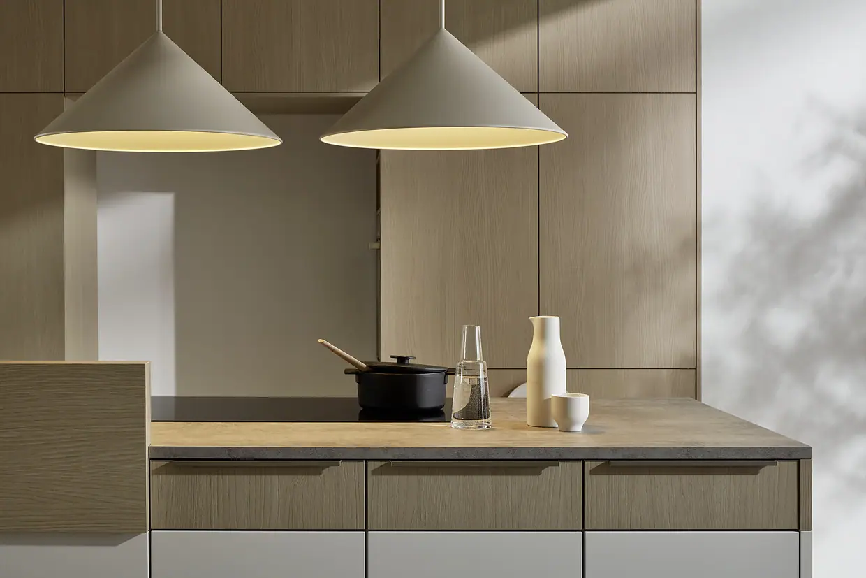 LEAF Sand ash · SOFT LACK White kitchen by Nolte
