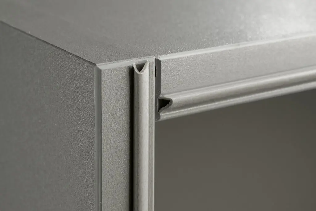 Close-up of Nolte's colour-matched sealing edge